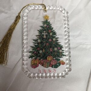 Vintage Avon 1987 crystal ornament